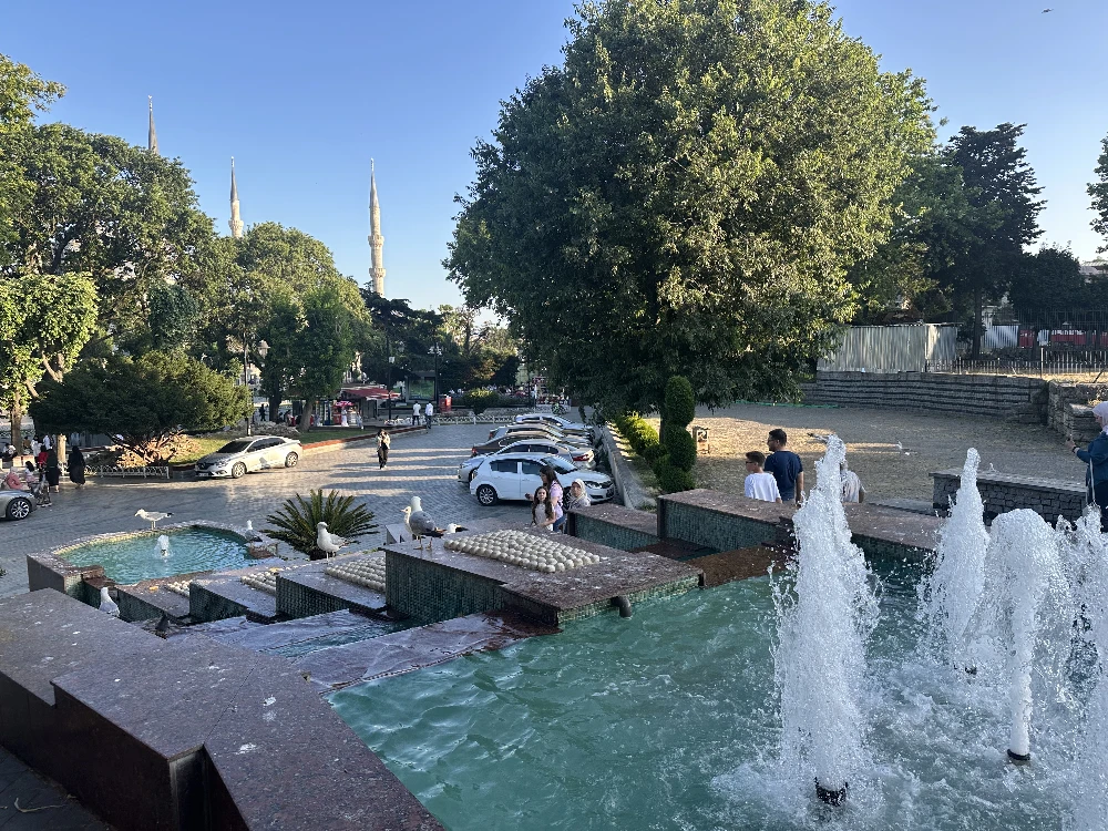 Cascading fountain Sultanahmet