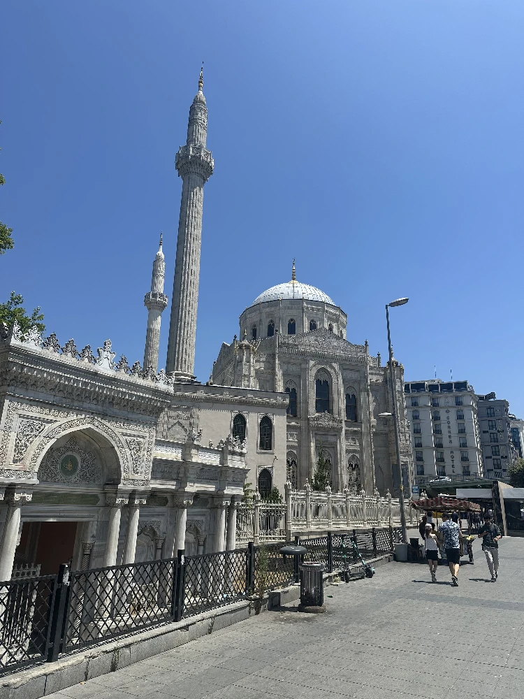 Pertevniyal Valide Sultan Mosque